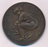 Kiss Kovács Gyula (1922-1984) 1964. "Renoir - Aprés le bain" bronz emlékérem (60mm) T:1- p...