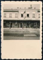 cca 1930-1940 Aszód, vasútállomás, fotó, 9×6 cm