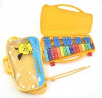 Koreai gyártmányú gyerek xilofon, hordozható műanyag tokban, táskával. Jó állapotban, 41x25 cm / Korean xylophone for children, in good condition