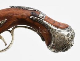 Hawkins pisztoly gyűjtői replika, kopásnyomokkal, h: 35 cm