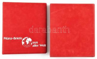 Münz Briefe aus aller Welt piros, plüssborítású, négygyűrűs album, 30db kettes osztású berakólappal, plüssborítású tokban, szép állapotban