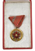 1954. "Kiváló Szolgálatért Érdemérem" zománcozott aranyozott kitüntetés eredeti dísztokban...