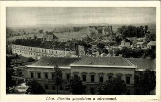 Léva, Levice; Piarista gimnázium és várrom. Fotó Hajdú / school and castle ruins