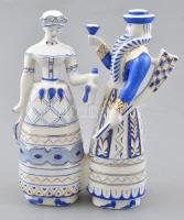Hollóházi díszes népviseletbe öltözött pár. Kézzel festett, jelzett, minimális kopással, m: 21,5 cm