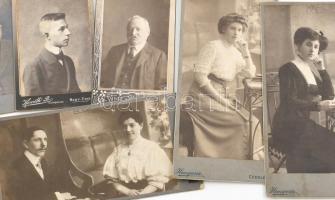 cca 1900 Dely család, 10 db keményhátú portré, 10,5×6,5 és 16×8 cm közötti méretekben