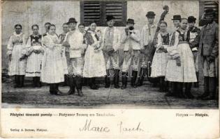 1899 (Vorläufer) Pöstyén, Piestany; Pöstyéni táncoló pórnép. A. Bernas kiadása / Pistyaner Bauern am Tanzboden / Upper Hungarian folklore, dancing peasants (EK)