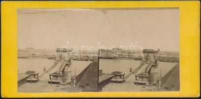 cca 1964 Budapest, a Lánchíd a Népszínház teteje, a Akadémia oldala a Lánchídról, jelzés nélküli Barthálámy Tugard (1825-?) belga fényképész sztereofotója