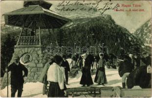 Tátra, Magas-Tátra, Vysoké Tatry; téli élet a start előtt a Szilágyi Dezső emlékműnél, téli sport. Divald Károly 2069-1909. / winter sport at the monument (EK)