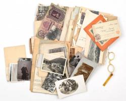 cca 1870-1930 Vegyes papírrégiség, fotók, képeslapok, iratok, nyomtatványok, dobozban