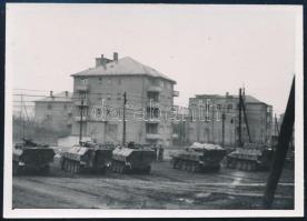1944 Németek Budán, hátoldalon feliratozott fotó, 6×8,5 cm