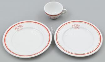 Zsolnay MSZMP feliratos két tányér d: 19 cm, + csésze. Kézzel festett, jelzett, kopott