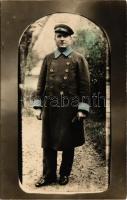 1934 Egyenruhás férfi, színezett fotó. photo (EK)