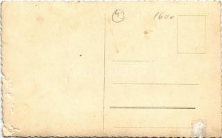 Katona tőrrel és jelvénnyel / soldier with dagger and badge. photo (r)