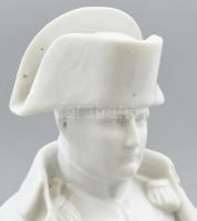 Napoleon Bonaparte. Fehér mázas porcelán. Alján jelzett, mázjavításokkal, kisebb lepattanással, hibá...