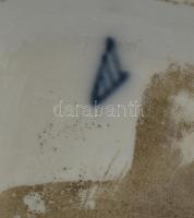 Napoleon Bonaparte. Fehér mázas porcelán. Alján jelzett, mázjavításokkal, kisebb lepattanással, hibá...