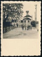 1940 Az erdélyi Aknaszlatina, Ferencbánya bejárata, hátoldalon feliratozott fotó, szép állapotban, 8,5×6,5 cm