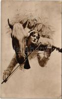 1915 Lady with violin and horse (EK)