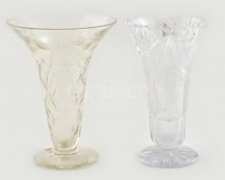 2 db üveg váza, metszett, csiszolt, az egyiken apró lepattanásokkal, m: 21 cm