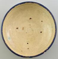 Régi kerámia tál, fúrt lyukakkal, lepattanásokkal, d: 27 cm