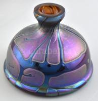 Irizáló üveg váza, kis kopásnyomokkal, m: 7,5 cm, d: 10 cm