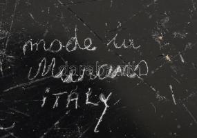 Muránói üveg váza, jelzett, kis kopásnyomokkal, m: 13 cm