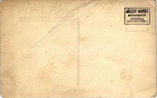 Magyar katonatiszt kitüntetésekkel. Jászay Margit műterméből, Miskolc / Hungarian military officer w...