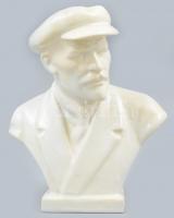 Jelzés nélkül: Nagy méretű Lenin büszt. Fehér mázas porcelán .Mázrepedésekkel. 31 cm