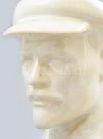 Jelzés nélkül: Nagy méretű Lenin büszt. Fehér mázas porcelán .Mázrepedésekkel. 31 cm