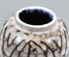 Jelzett iparművész fekete-fehér váza. 20 cm