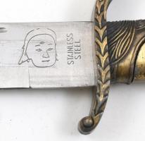 Fantázia dísztőr fém lófejes markolattal. Markolat lejár. 32 cm