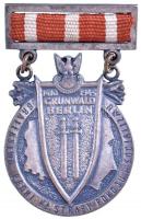 Lengyelország 1945. Lengyel Bajtársi érem ezüstözött Br kitüntetés szalagon T:2  Poland 1945. Polish Brotherhood of Arms silver plated medal with ribbon C:XF