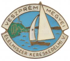 ~1970-1980. "Veszprém Megyei Élelmiszer Kereskedelmi Vállalat" műgyantás jelvény (22x25mm) T:1