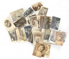 Kb. 100 db RÉGI fotó képeslap vegyes minőségben: családi, portrék, városok / CCa. 100 pre-1945 photo...