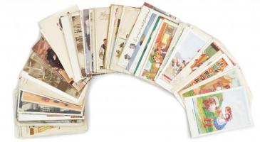 Kb. 96 db főleg RÉGI népviseletes motívum képeslap vegyes minőségben: sok magyar / Cca. 96 mostly pr...