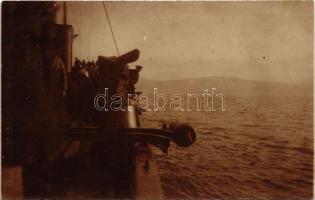 Osztrák-magyar haditengerészeti matrózok torpedó kilövéskor / K.u.K. Kriegsmarine / WWI Austro-Hungarian Navy mariners during torpedo launching. photo