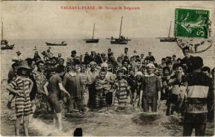 1915 Valras-Plage, Groupe de Baigneurs / beach, group of bathers (EB)