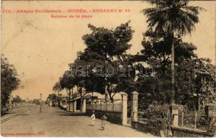 Conakry, Konakry; Afrique Occidentale, Avenue de la Gare / railway station avenue (fl)