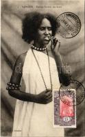 1927 Djibouti, Femme frottant ses dents / African folklore