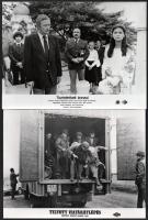 cca 1989 előtt, külföldön készült, de Magyarországon is bemutatott filmek egy-egy jelenete, 13 db vintage produkciós filmfotó, ezüst zselatinos fotópapíron, a használatból eredő (esetleges) kisebb hibákkal, 18x24 cm vagy ehhez közeli méretben (+ - 7 mm)