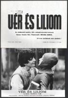 cca 1971 ,,Vér és liliom című francia film jelenetei és szereplői, 13 db vintage produkciós filmfotó, ezüst zselatinos fotópapíron, a használatból eredő (esetleges) kisebb hibákkal, + hozzáadva egy db szöveges kisplakát, 18x24 cm