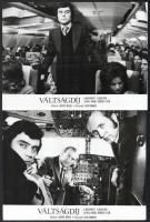 cca 1974 ,,Váltságdíj - a nagykövet elrablása című angol film jelenetei és szereplői (köztük Sean Connery), 13 db vintage produkciós filmfotó, ezüst zselatinos fotópapíron, a használatból eredő (esetleges) kisebb hibákkal, 18x24 cm