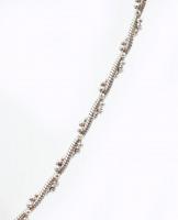 Ezüst(Ag) csavart fantáziaszemes nyaklánc, jelzett, h: 42 cm, nettó: 7,4 g