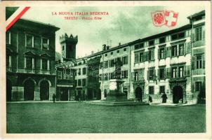 Trento, Trient (Südtirol); Piazza Erbe. La Nuova Italia Redenta / square