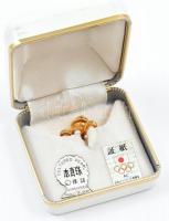 Tokyo olimpiai játékok jelvény, eredeti dobozában