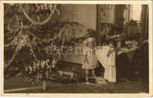 Karácsonyfa játékokkal / Christmas tree with toys and dolls. photo