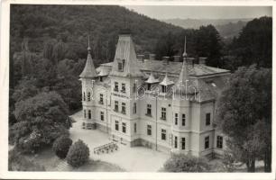 Pomáz Hadiárvaház