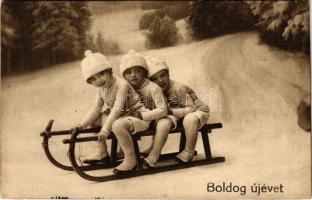 1912 Boldog újévet, szánkózó gyerekek,téli sport / New Year, sledding, winter sport. W.R.B. & Ce. Vienne Serie Nr. 2837.