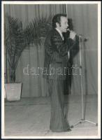 cca 1980 Fotók újságkivágások híres színészek és előadóművészek. Korda, Kudlik, Kabir, stb