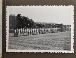 cca 1930 Katonák nyári tábora 18 db fotó kis albumban 6x9 cm
