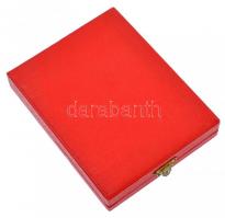 Kiss Nagy András (1930-1997) 1977. "De elvtársaim! Ez az a munkásság, mely osztályharcban vasba...